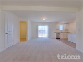 1080 Crescent Moon Lp in Hopkins, SC - Foto de edificio - Building Photo