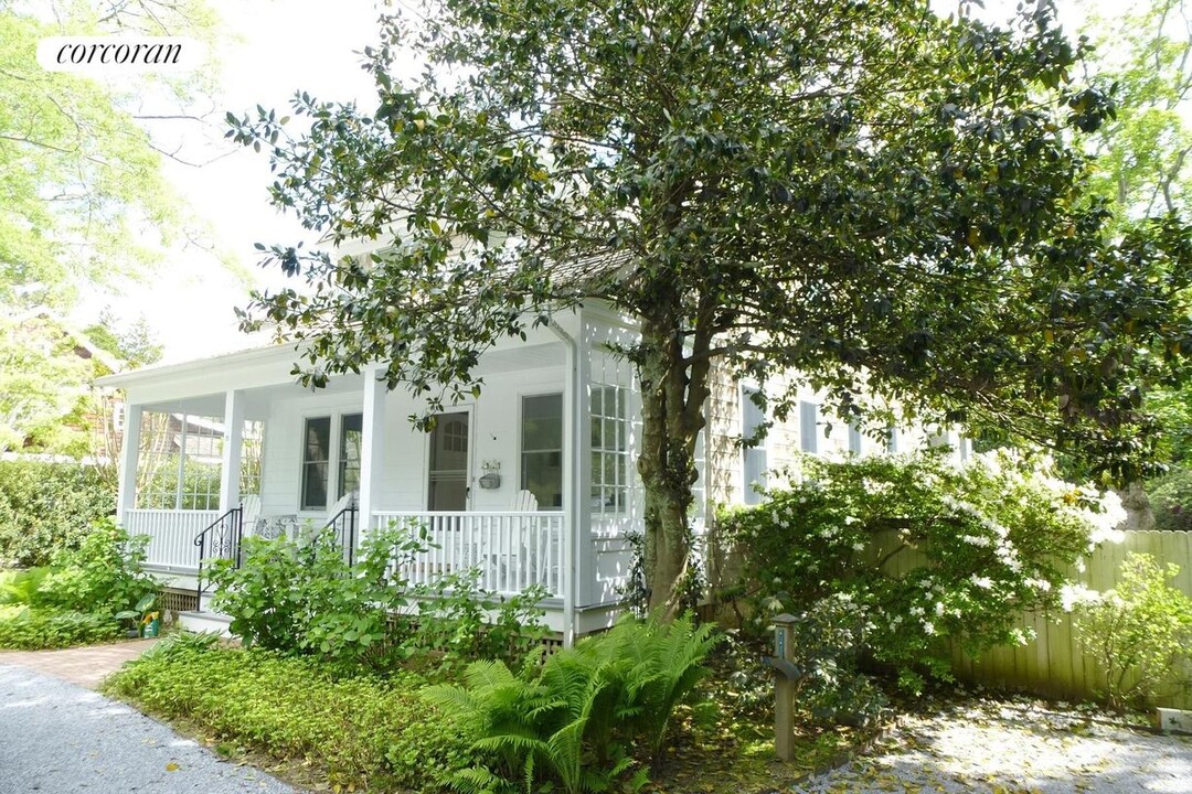 15 Huntting Ln in East Hampton, NY - Building Photo