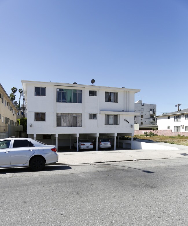 3944 Ingraham St in Los Angeles, CA - Building Photo - Building Photo