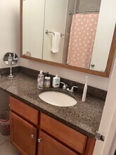 2400 N Lakeview Ave, Unit 516 in Chicago, IL - Building Photo - Building Photo