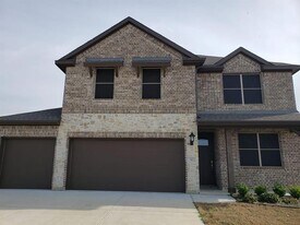 11 Pheasant Run in Sanger, TX - Building Photo