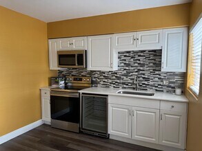 11115 Hannaway Dr in Riverview, FL - Foto de edificio - Building Photo