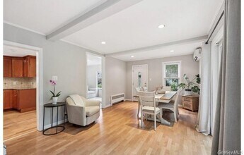 33 Chestnut St in Pearl River, NY - Building Photo - Building Photo