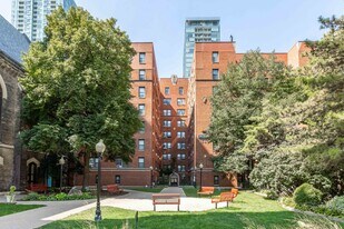 1140 N La Salle Dr in Chicago, IL - Building Photo