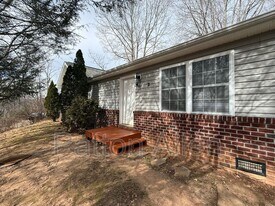 2 Jenny St in Asheville, NC - Building Photo