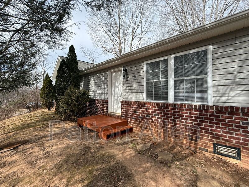 2 Jenny St in Asheville, NC - Building Photo