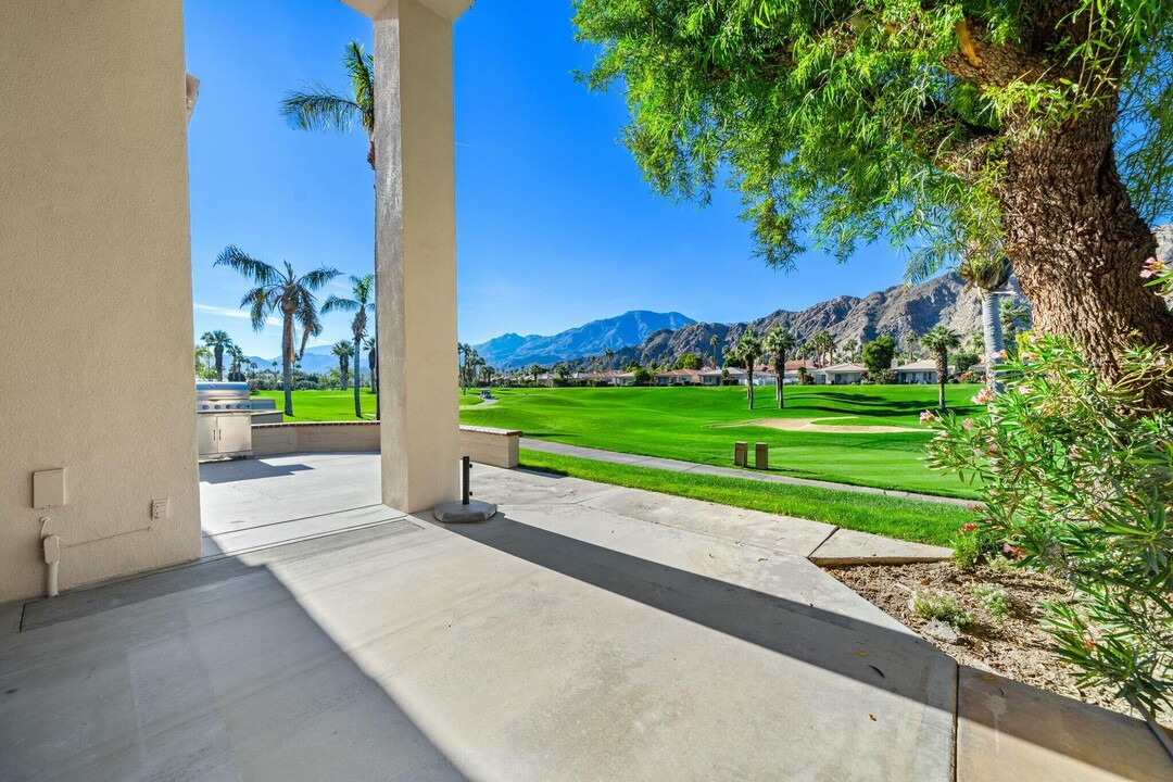 54539 Shoal Creek in La Quinta, CA - Foto de edificio