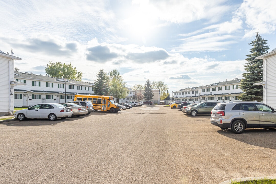 Laguna Beach in Edmonton, AB - Building Photo