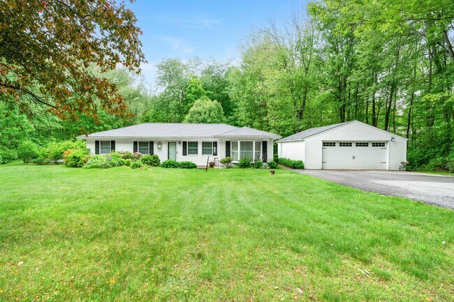 190 Shenandoah Rd in Hopewell Junction, NY - Building Photo - Building Photo