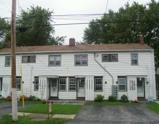 137 Ridgewood Cir in Lackawanna, NY - Building Photo