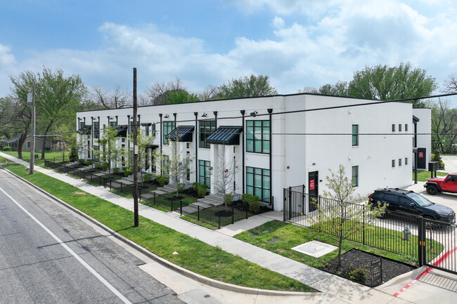 408 Dr Martin Luther King Jr Blvd in Waxahachie, TX - Building Photo - Building Photo