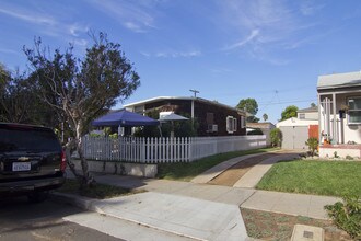 Ocean Beach Units in San Diego, CA - Building Photo - Building Photo