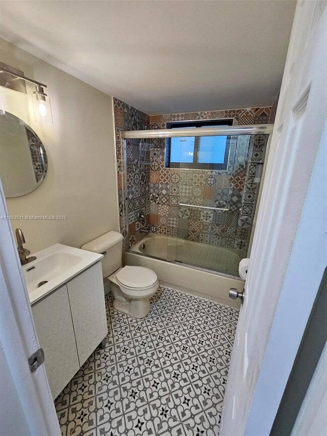 46 NW 35th St in Miami, FL - Building Photo - Building Photo