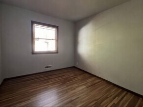 993 Oriole Dr in Apple Valley, MN - Building Photo - Building Photo