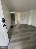 108 E Cedar St in Kennett Square, PA - Building Photo