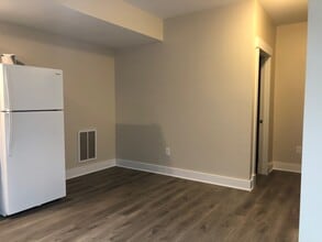 345 Miles Aly, Unit 345 in Charlottesville, VA - Foto de edificio - Building Photo