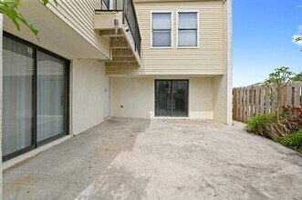 1606 Shaker Cir in Wellington, FL - Foto de edificio - Building Photo