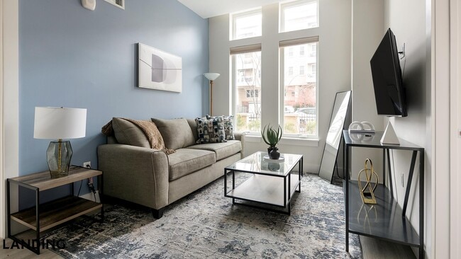 2005 11th St NW, Unit 101 in Washington, DC - Building Photo - Building Photo