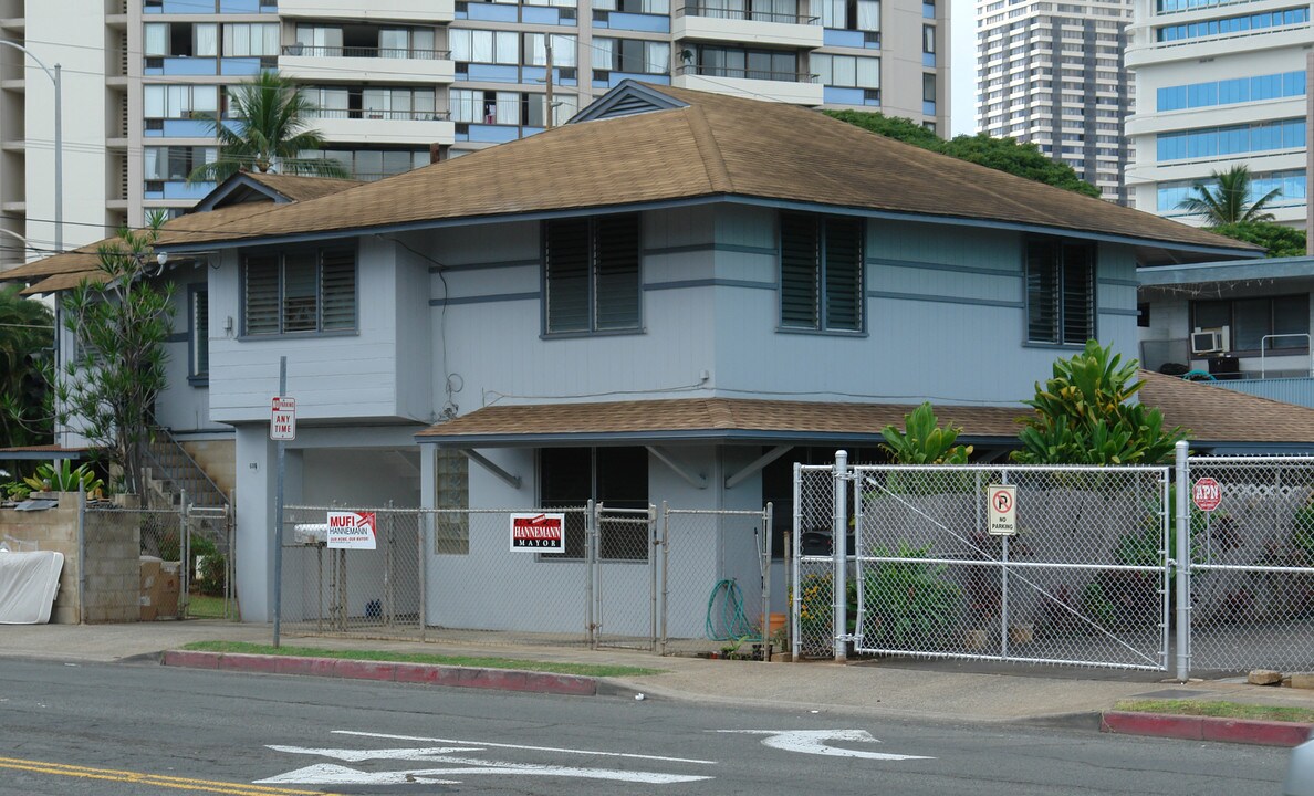 606 Isenberg St in Honolulu, HI - Building Photo