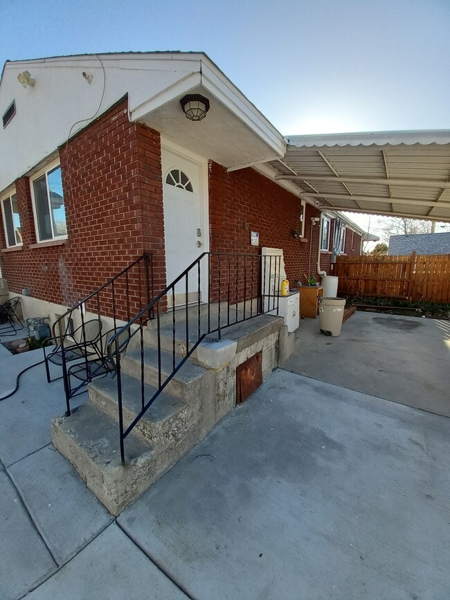 property at 2696 S Melbourne St