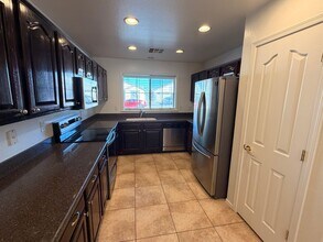 7223 W Raymond St in Phoenix, AZ - Building Photo - Building Photo