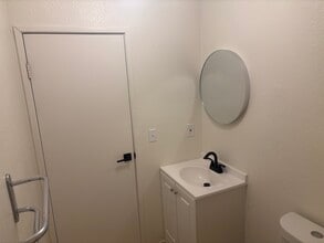 1921 Gregory St, Unit B in Las Vegas, NV - Building Photo - Building Photo