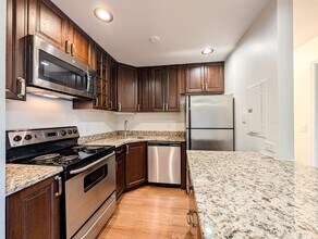 1091 Rodenburg Rd in Roselle, IL - Building Photo - Building Photo