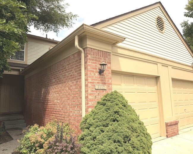 property at 3112 Village Cir N