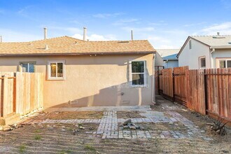 365 W 12th St in Pittsburg, CA - Building Photo - Building Photo