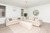 Chateaus at 1012 N Calvert photo'