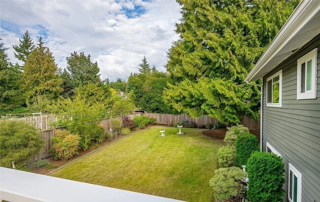 2820 E Crestline Dr in Bellingham, WA - Building Photo - Building Photo