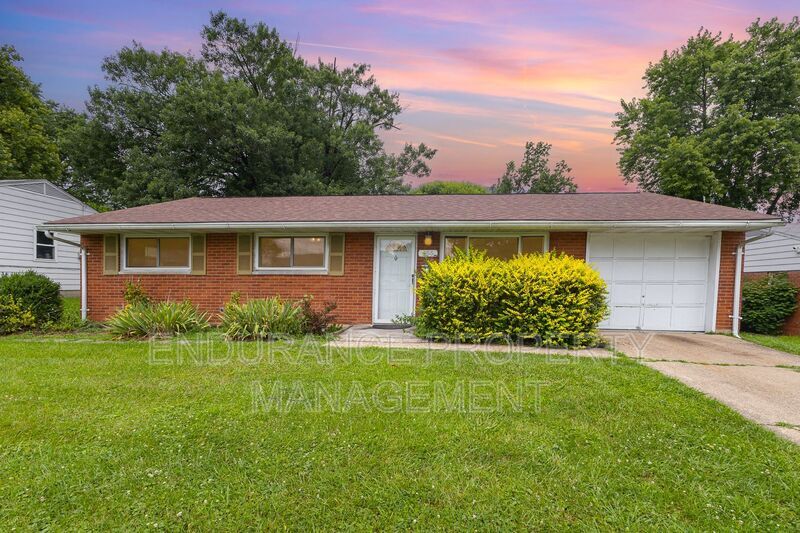 455 Rockford Dr in Hamilton, OH - Building Photo