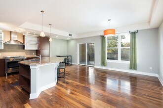 2240 N Clay St, Unit 208 in Denver, CO - Building Photo - Building Photo