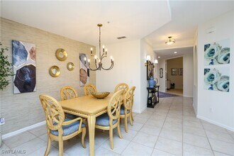 3930 Deer Crossing Ct in Naples, FL - Foto de edificio - Building Photo