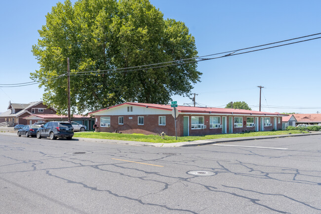 Courtyard Apartments in Pasco, WA - Building Photo - Building Photo