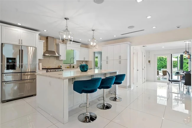 401 SW 23rd Rd in Miami, FL - Foto de edificio - Building Photo