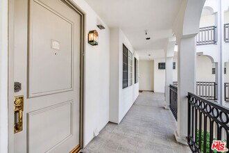 10630 Eastborne Ave in Los Angeles, CA - Building Photo - Building Photo