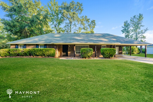 520 Dogwood Ln