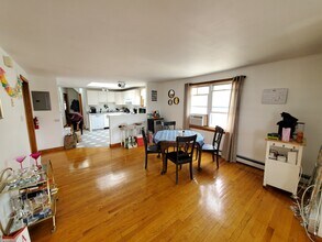 66 Brooks St, Unit 3 in Boston, MA - Building Photo - Building Photo