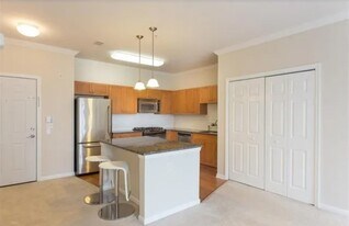 35 W Broad St, Unit 328 in Stamford, CT - Building Photo