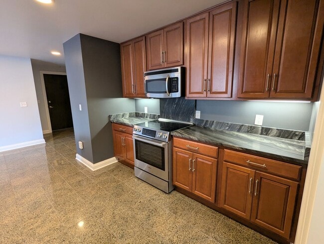 306 Fourth Ave in Pittsburgh, PA - Building Photo - Building Photo