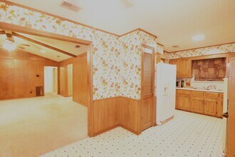 1045 Briarwood Ln in Desoto, TX - Building Photo - Building Photo