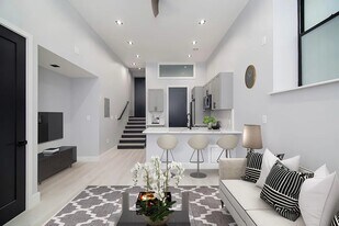 Large 1 bedroom with additional sleep loft in New York, NY - Building Photo