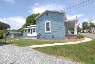 404 Oneida St in Graham, NC - Building Photo - Building Photo