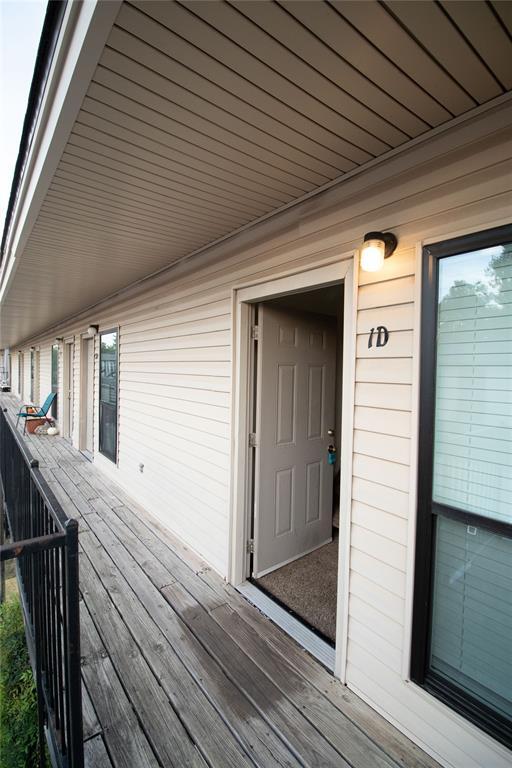 property at 1901 E Lindsey St
