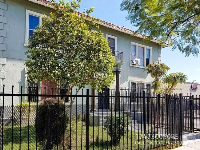 property at 258 S Kenmore Ave