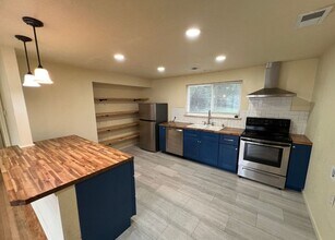 9005 E 67 Terrace in Raytown, MO - Building Photo - Building Photo