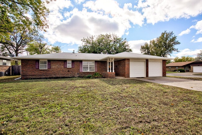 property at 2835 W Elm Ave