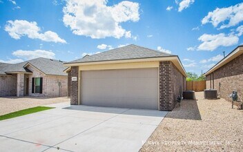 2115 N Avenue L in Lubbock, TX - Foto de edificio - Building Photo