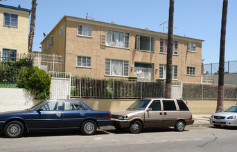 748 S Berendo St in Los Angeles, CA - Foto de edificio - Building Photo